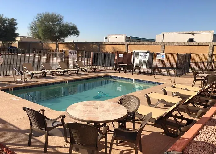 Baymont By Wyndham I-10 Near 51st Ave