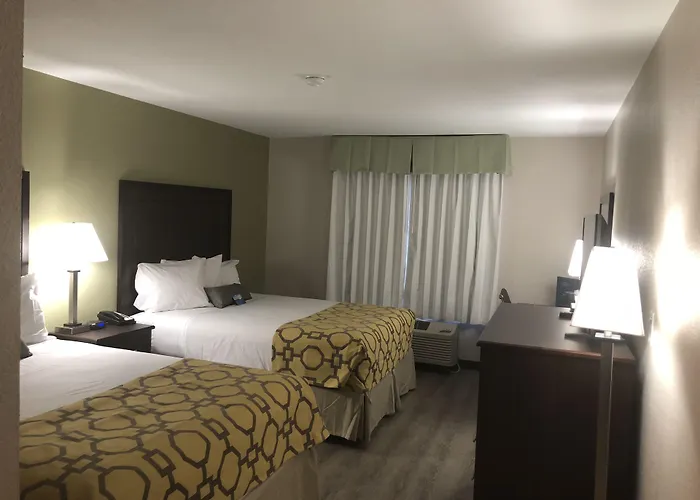 Hotel Baymont By Wyndham I-10 Near 51st Ave 2*