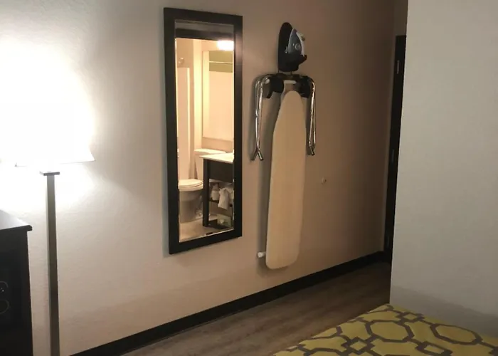 Baymont By Wyndham I-10 Near 51st Ave Hotel 2*