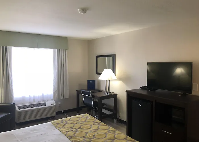 Baymont By Wyndham I-10 Near 51st Ave Hotel 2*