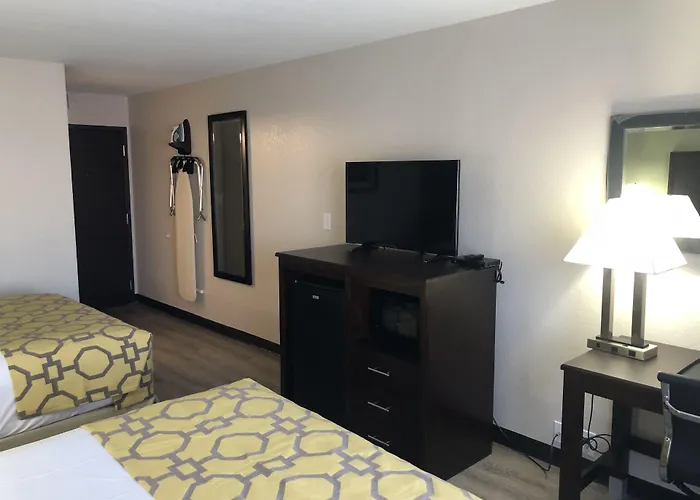 Baymont By Wyndham I-10 Near 51st Ave Hotel