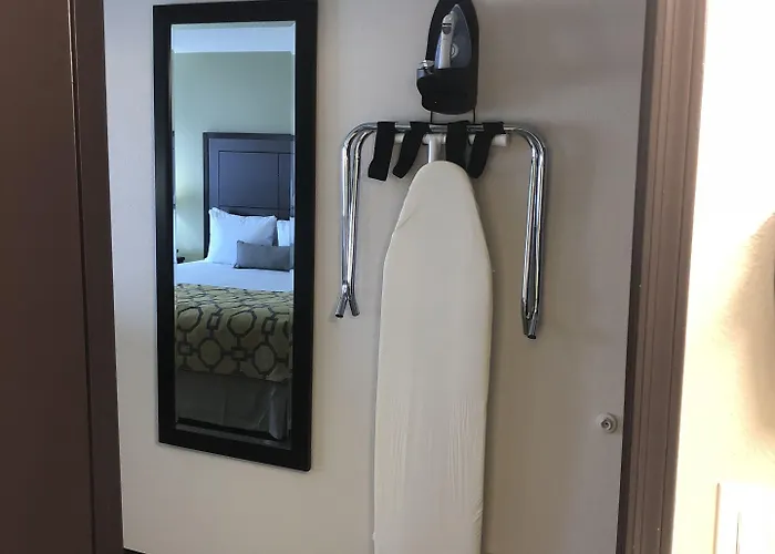 Hotel Baymont By Wyndham I-10 Near 51st Ave Phoenix