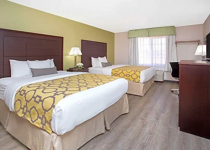Hotel Baymont By Wyndham I-10 Near 51st Ave 2*