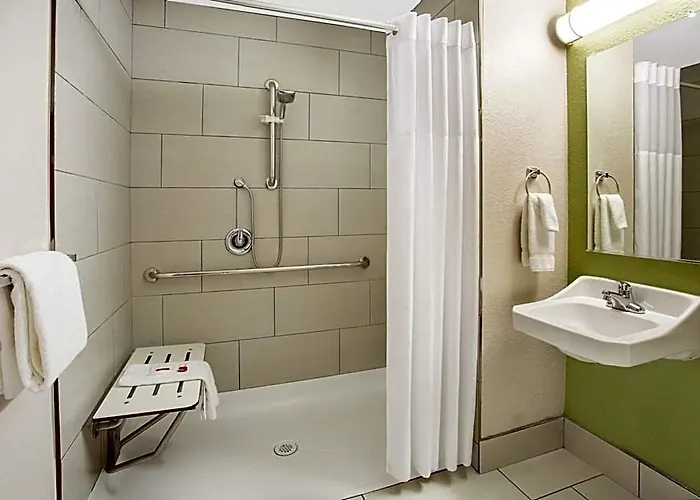 Hotel Baymont By Wyndham I-10 Near 51st Ave