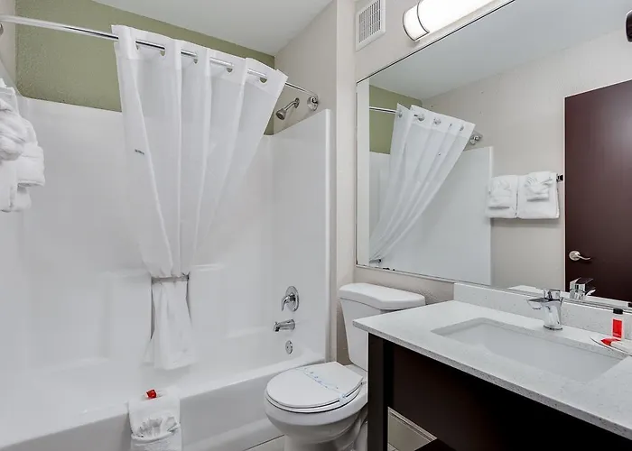 Hotel Baymont By Wyndham I-10 Near 51st Ave 2*