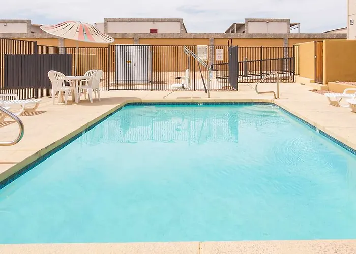 Baymont By Wyndham I-10 Near 51st Ave Hotel 2*