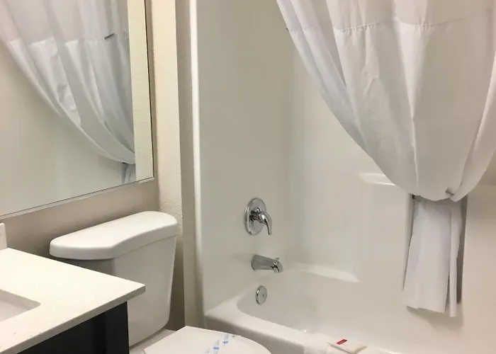Hotel Baymont By Wyndham I-10 Near 51st Ave